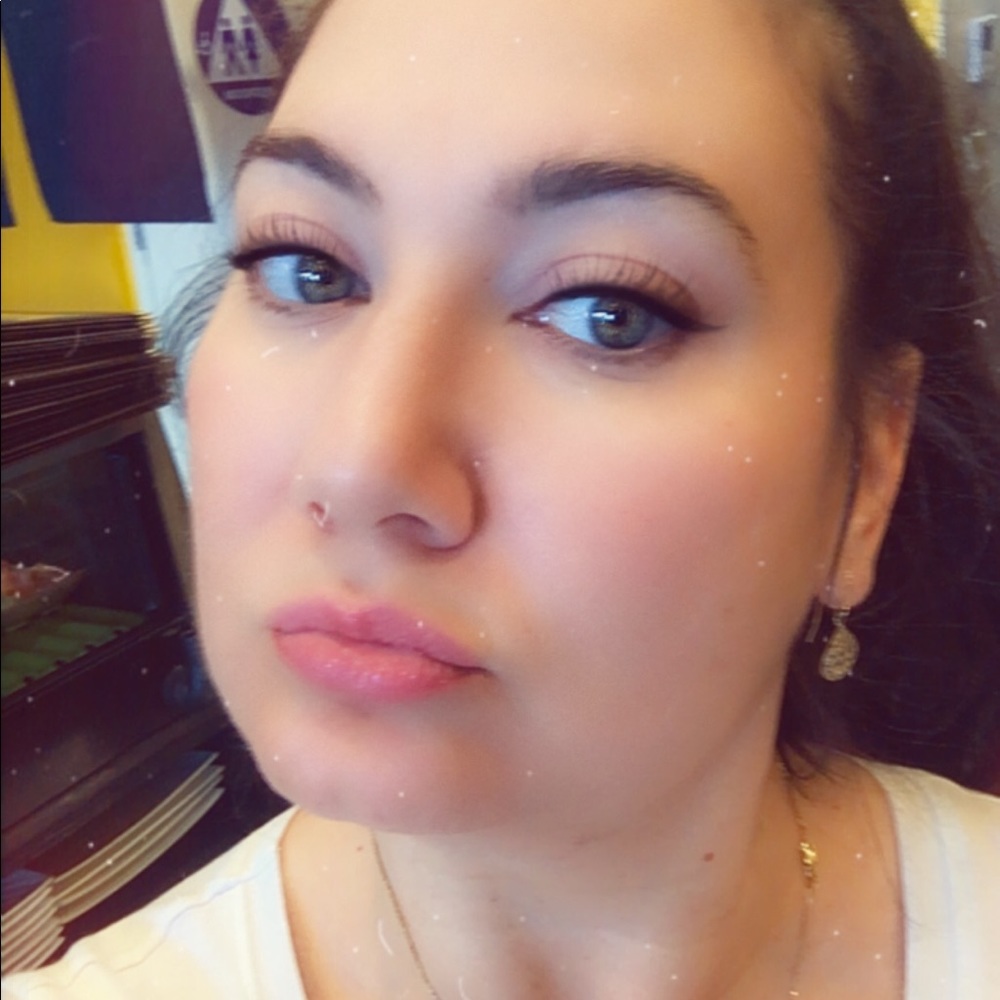 Meet your Posher, Gina